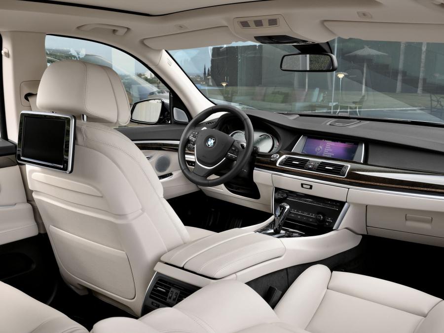  BMW 535i xDrive Gran Turismo Luxury Line 2013 года  (фото 9 из 16)